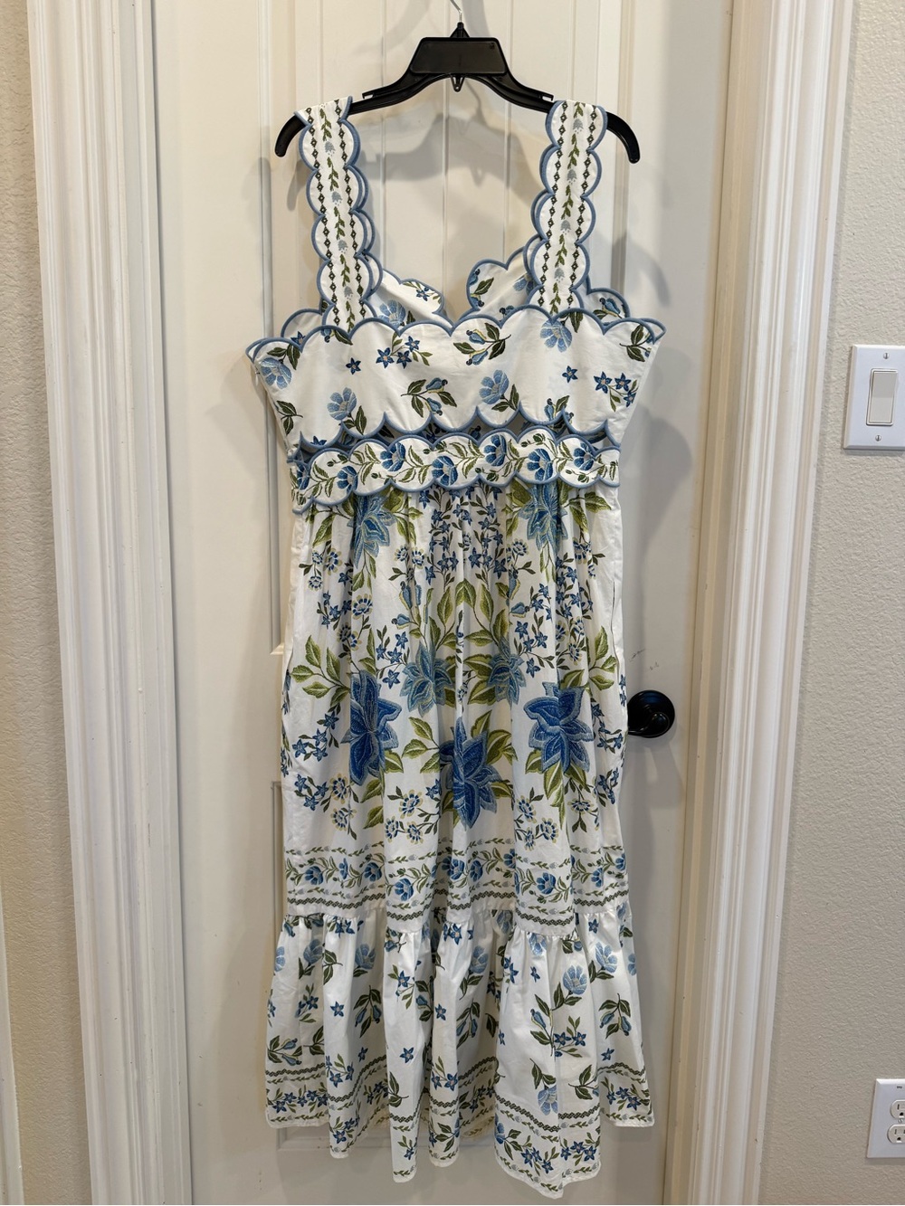 Farm Rio Sleeveless Scallop-Trim Printed Midi Dress - Picture 5 of 8